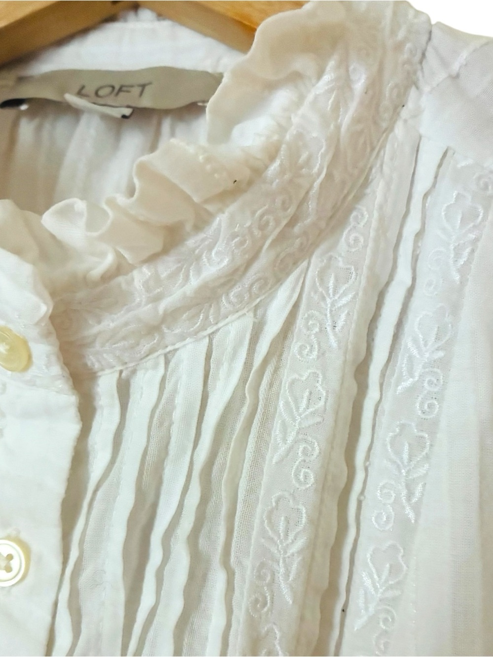 Ann Taylor LOFT LARGE White Pleated Front Ruffle Collar Textured Pinstripe Top - Picture 3 of 7